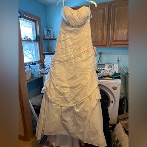 Robin Jillian Elegant Strapless Wedding Dress brand new with tags size 12